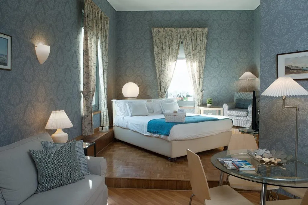 APARTMENT CAPACITY 3 Room, Residenza Echia, Naples