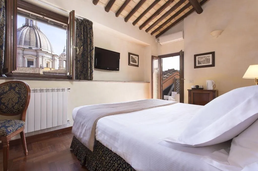 Room, Teatro Pace 33, Rome