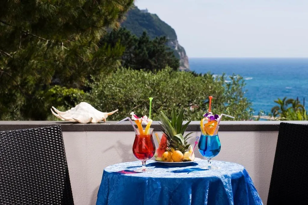 DOUBLE SEA VIEW Room, Ideal, Naples