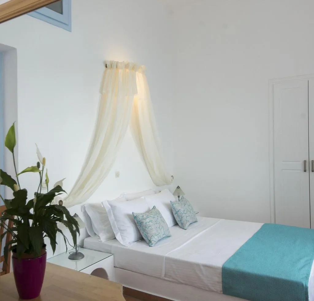 Room, Kastro Suites, Santorini