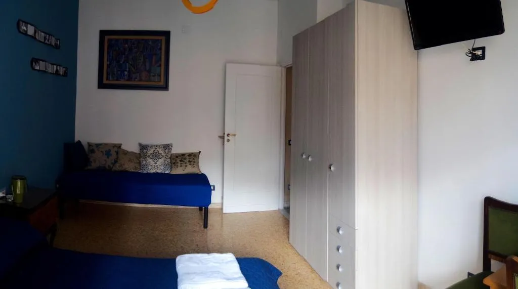Room, B&B Bibliotechina, Naples