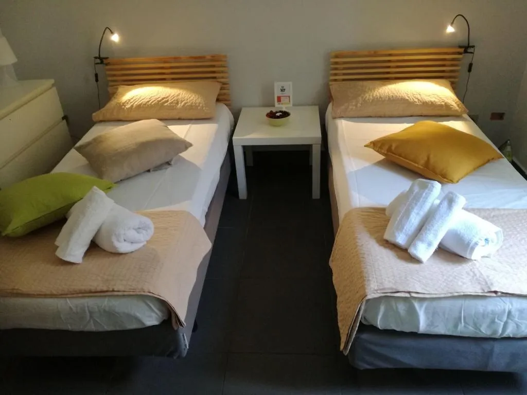 Room, Four Rooms, Catania
