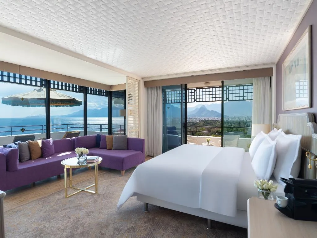 SUITE DELUXE WITH TERRACE Room, Rixos Downtown Antalya L.O.L.ThemePark Free Access, Antalya