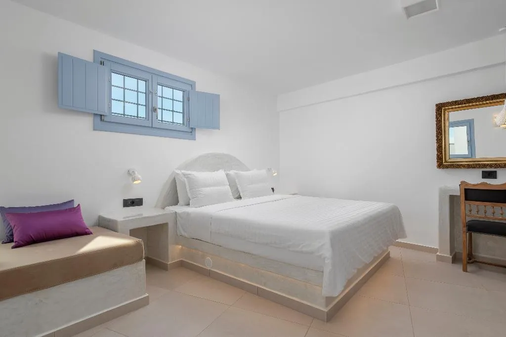 SUITE WITH JACUZZI Room, Sole D'Oro Luxury Suites, Santorini