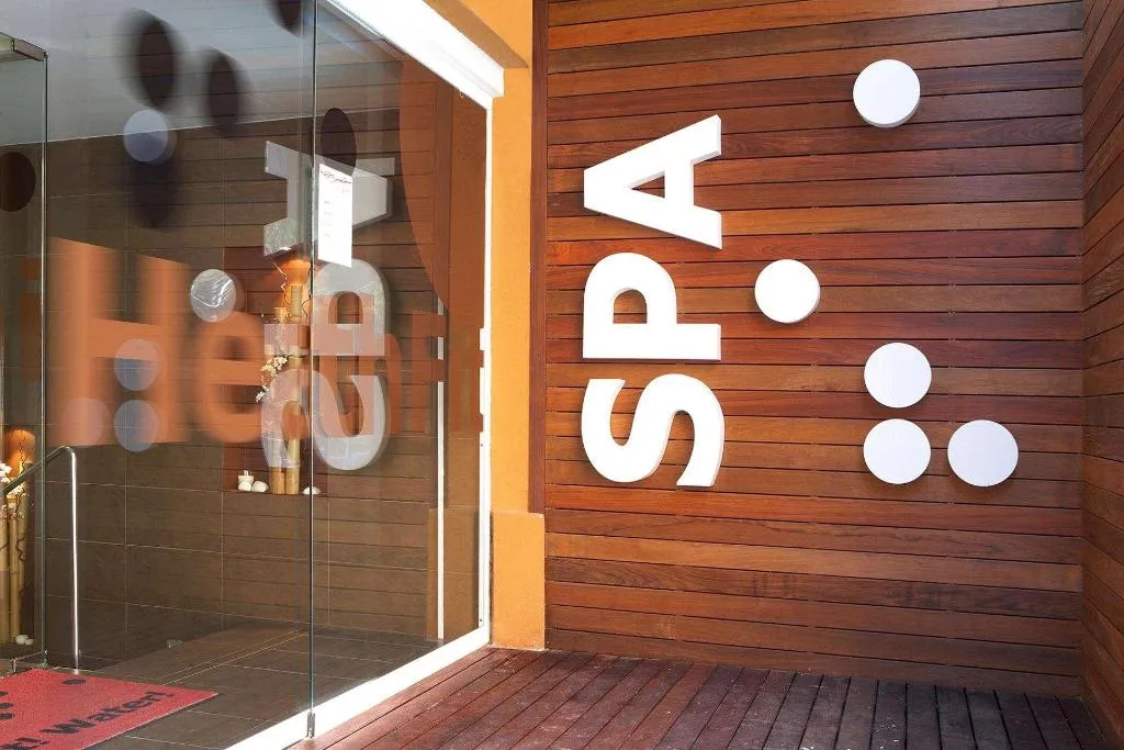 Sports and Entertainment, Alegria Plaza Paris, Costa Brava