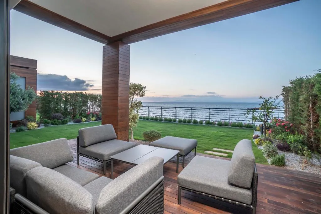 Terrace, Red Rock Hotel & Suites by Selvese, Bodrum