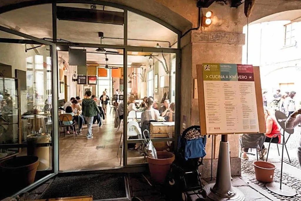General view, Un Posto A Milano, Milan