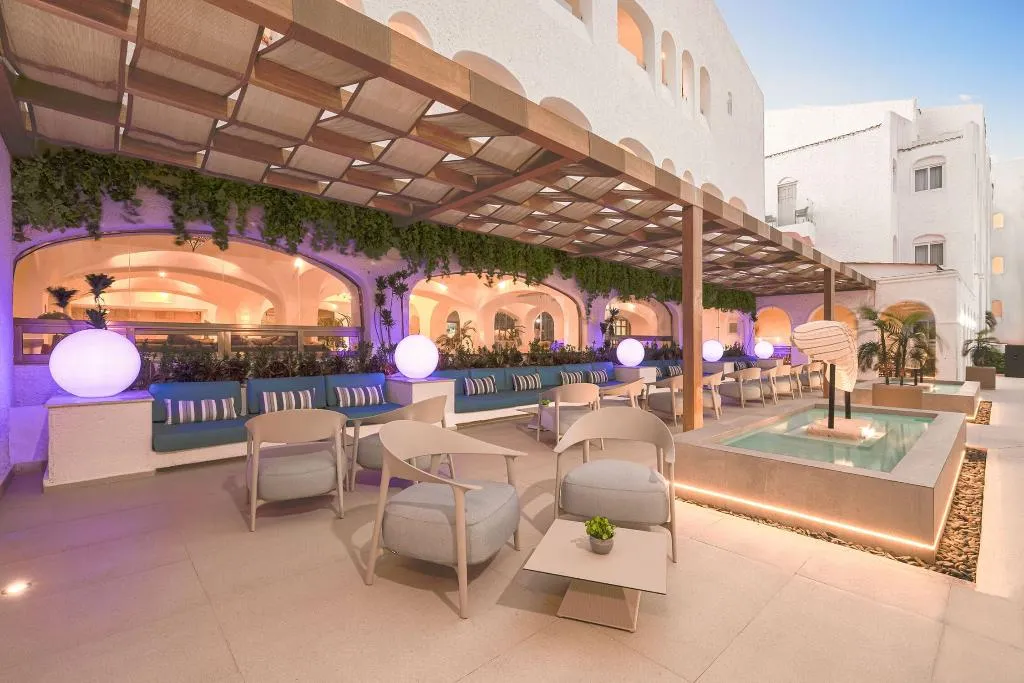 Terrace, GR Caribe Deluxe All Inclusive Resort, Cancun Area