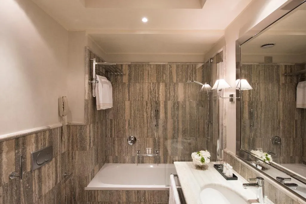 TRIPLE STANDARD Room, Rosa Grand Milano - Starhotels Collezione, Milan