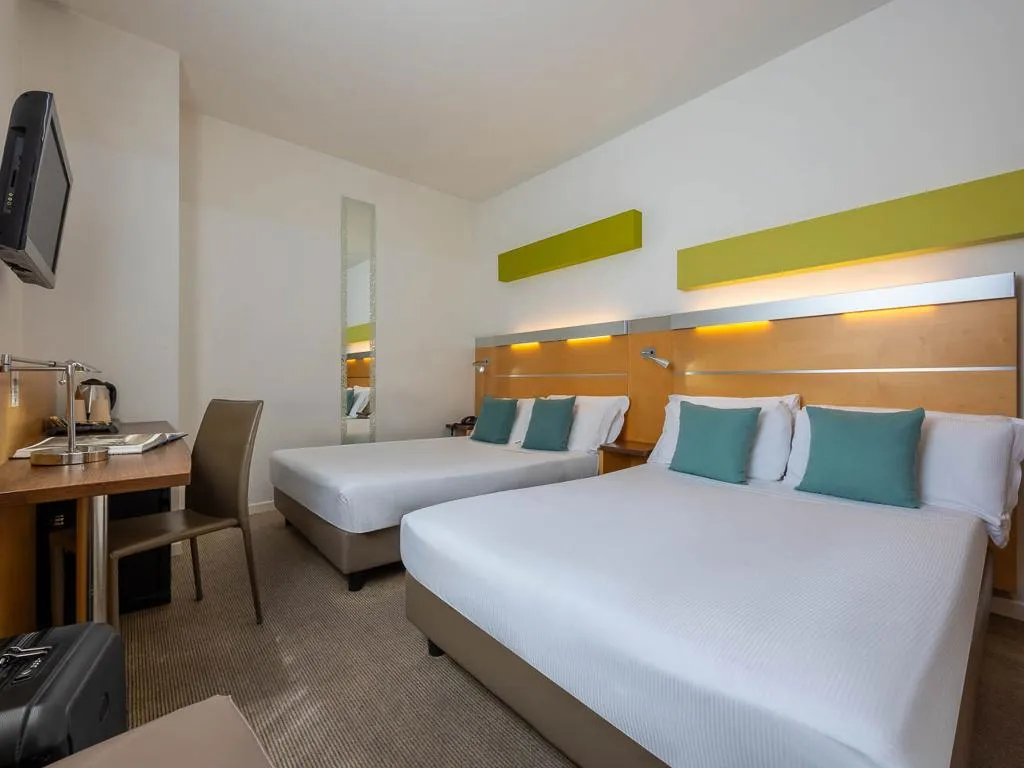 FAMILY ROOM STANDARD Room, iH Hotels Milano Gioia, Milan