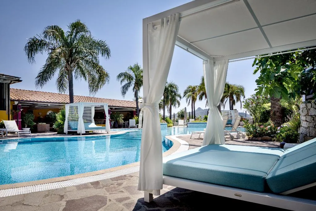 Pool, Cruccuris Resort, Cagliari