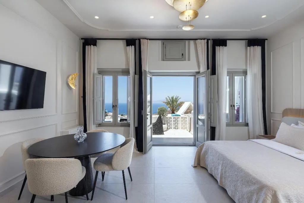 Room, La Madeleine Oia, Santorini