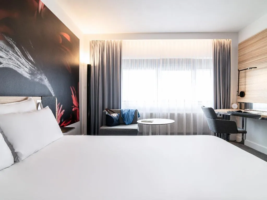 Room, Novotel Amsterdam City, Amsterdam