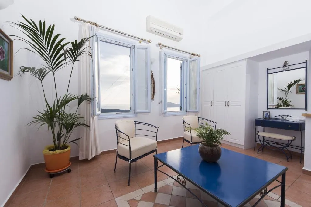 Room, Kastro Suites, Santorini