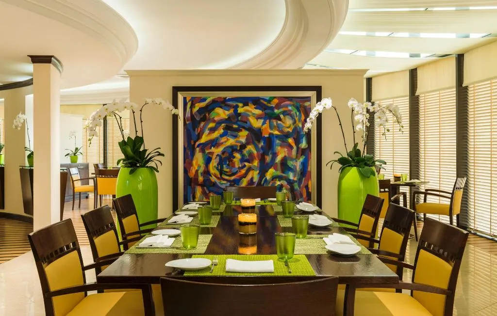 Restaurant, Le Royal Meridien Beach Resort and Spa, Dubai