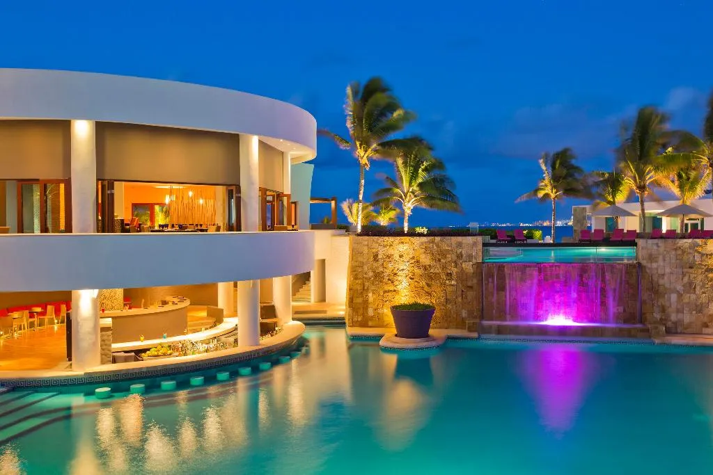 Pool, Krystal Grand Cancun All Inclusive, Cancun Area