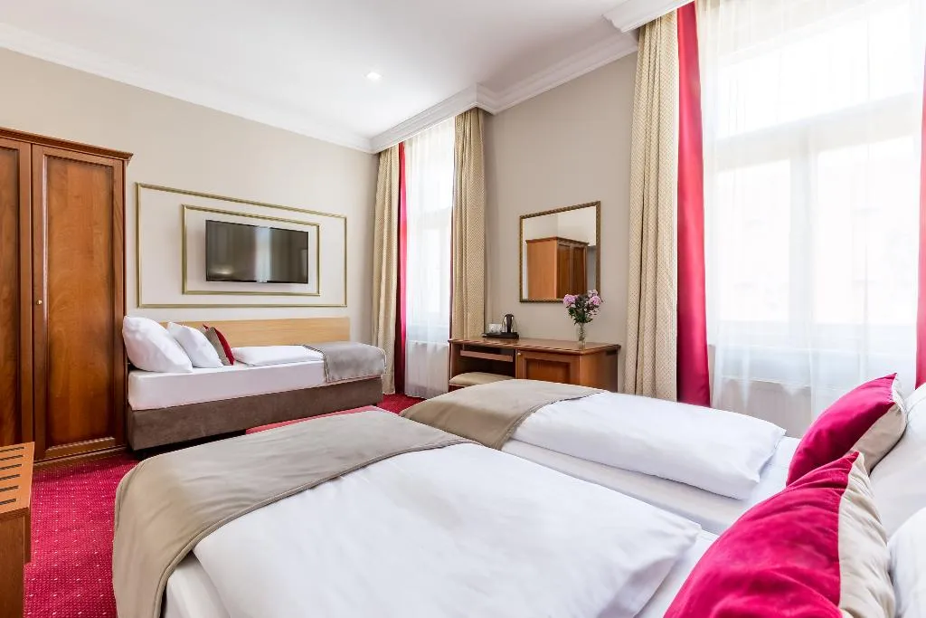 TRIPLE SUPERIOR Room, Hotel Caruso Old Town Prague, Prague