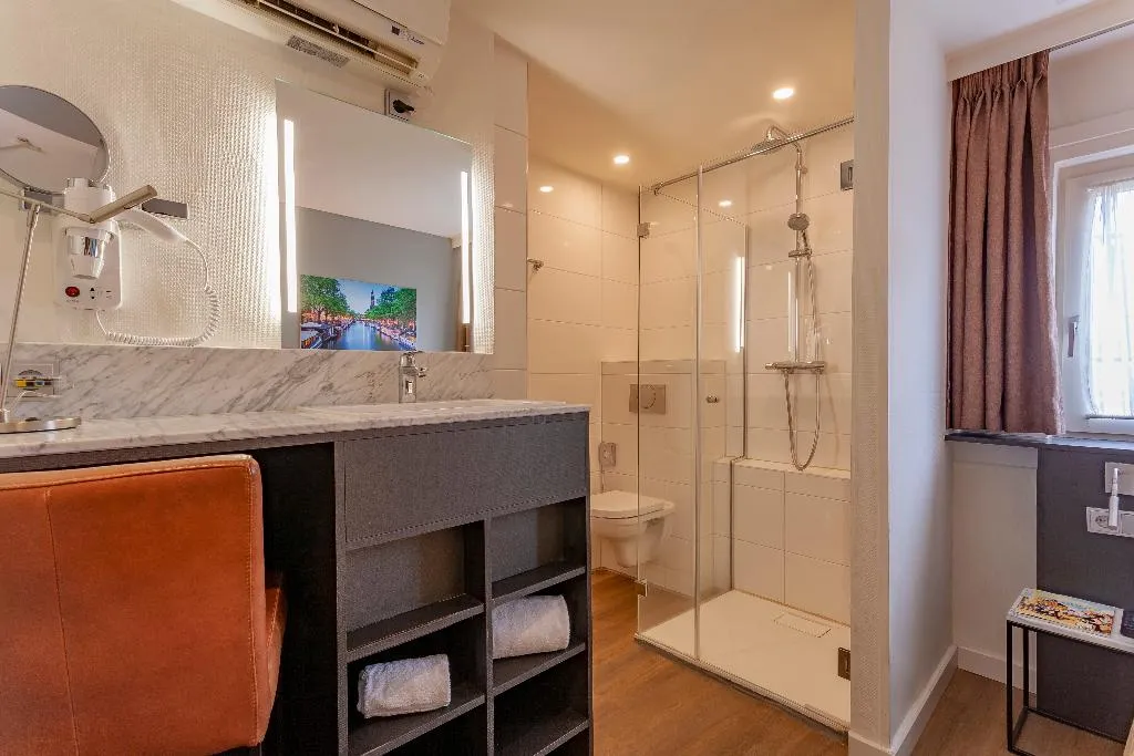 SINGLE STANDARD Room, Avenue, Amsterdam