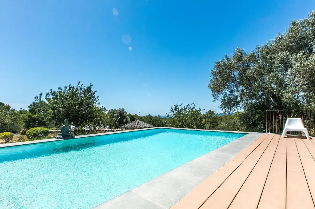 Sports and Entertainment, Can Skye, Ibiza