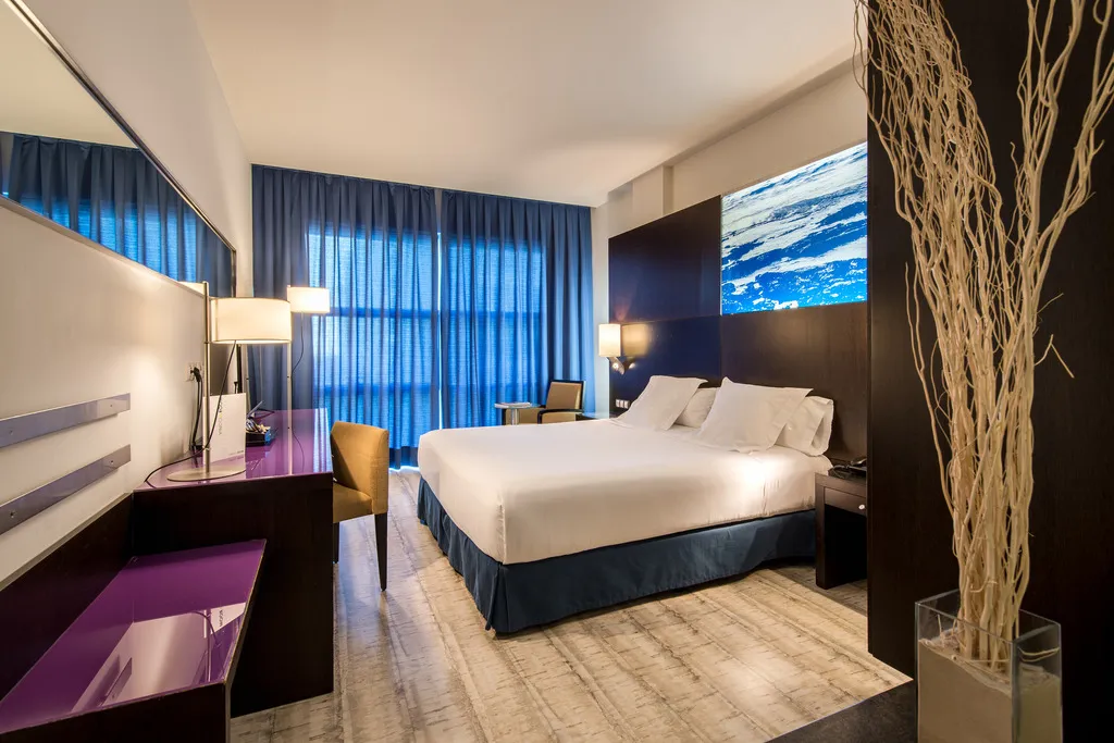 Double or Twin STANDARD Room, Vincci Maritimo, Barcelona