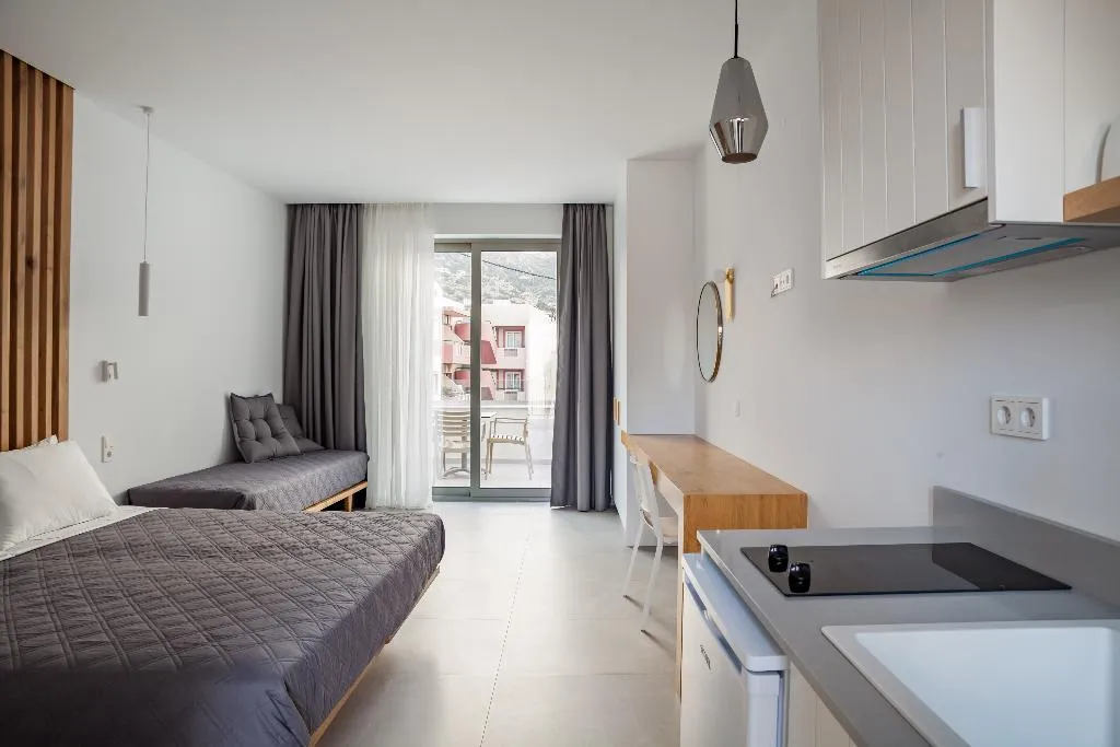 JUNIOR SUITE DELUXE WITH BALCONY Room, Melissa Apartments Malia, Crete