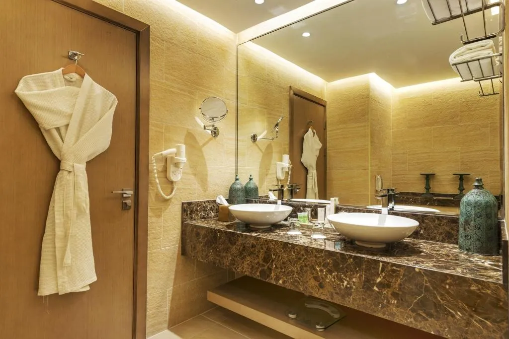 DOUBLE DELUXE KING BED Room, Royal Central Hotel The Palm, Dubai