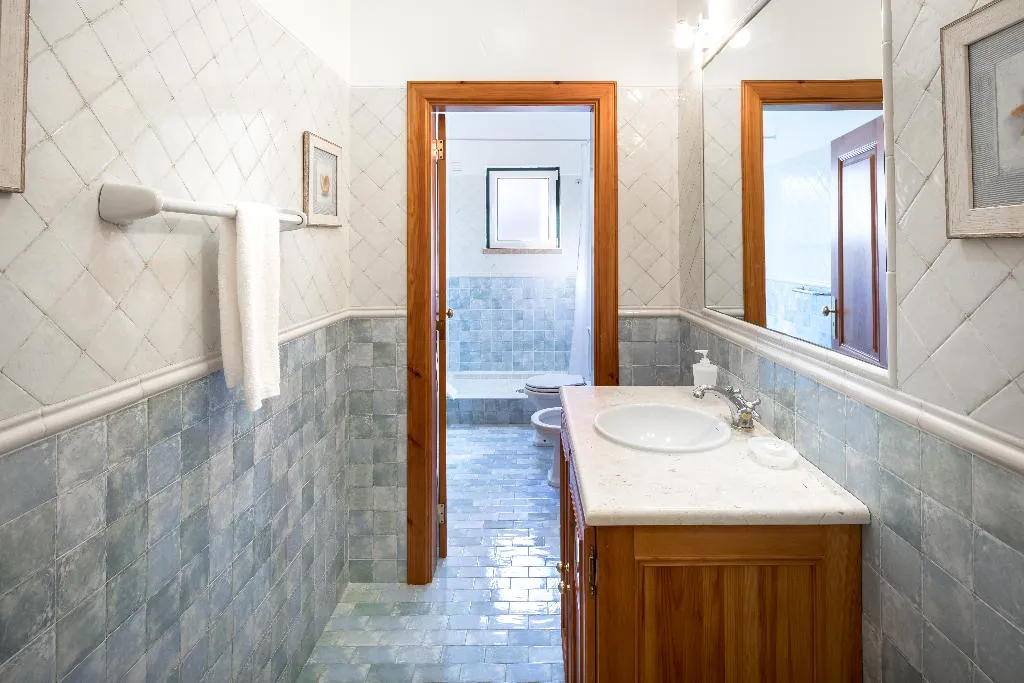 VILLA THREE BEDROOMS Room, Shantivillas, Algarve