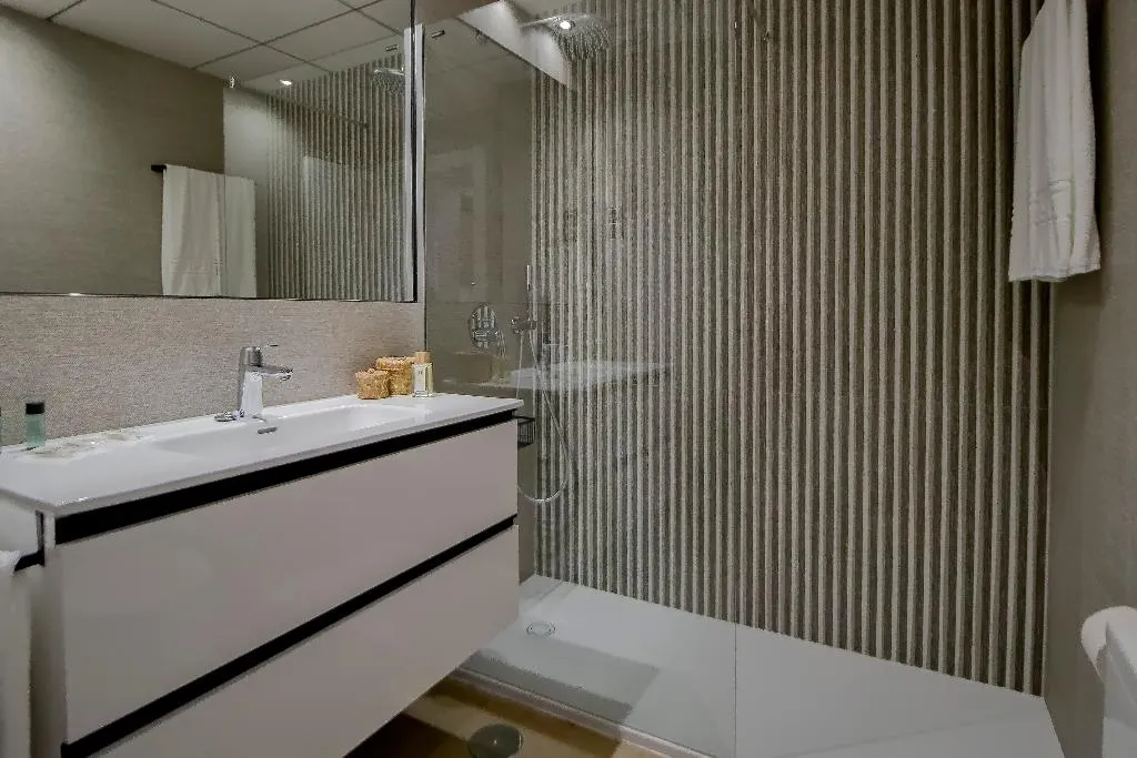 APARTMENT CAPACITY 3 TWO BEDROOMS Room, Apartamentos Suites Oficentro Original, Costa Del Sol