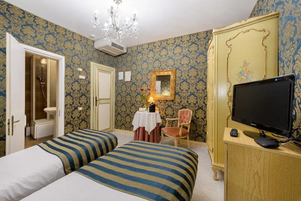 Double or Twin STANDARD Room, San Giorgio, Venice