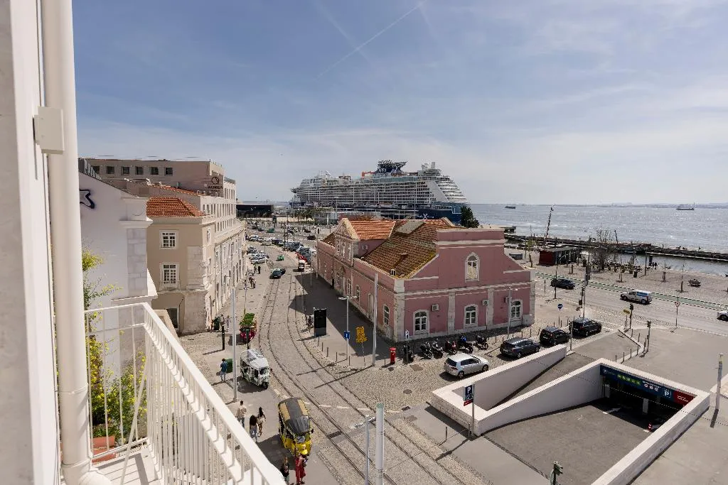 Terrace, LIOZ Lisboa, Lisbon