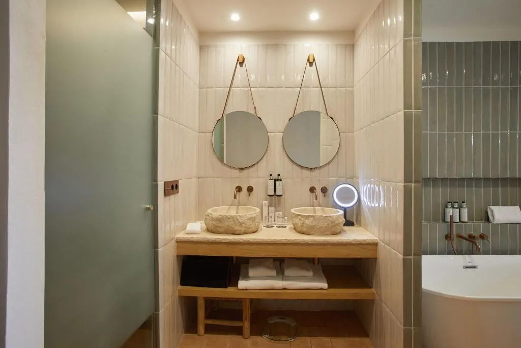 Room, Cala San Miguel Ibiza Res, Curio Colllec by Hilton, Ibiza