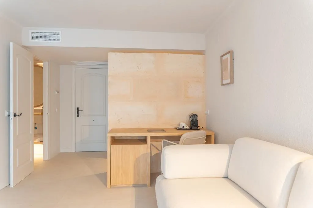 JUNIOR SUITE STANDARD Room, Canyamel Sun Suites, Majorca