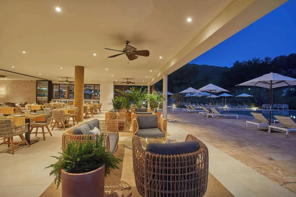 Restaurant, Cala San Miguel Ibiza Res, Curio Colllec by Hilton, Ibiza