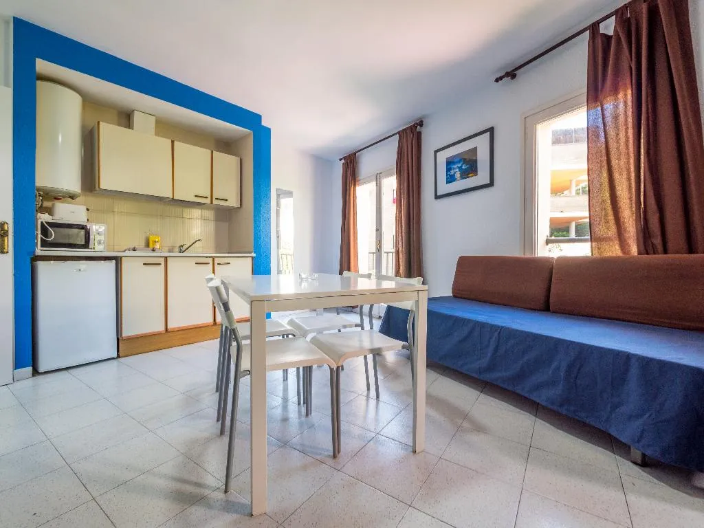 APARTMENT CAPACITY 4 ONE BEDROOM Room, Apartaments AR Monjardi, Costa Brava