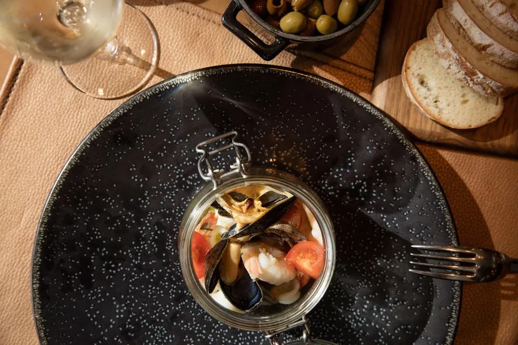 Restaurant, Radisson Blu Hotel, Dubai Media City, Dubai
