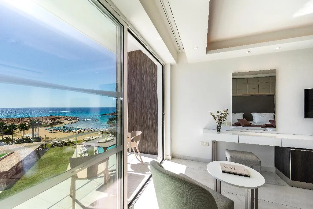 TWIN SEA VIEW Room, Chrysomare Beach Hotel & Resort, Cyprus