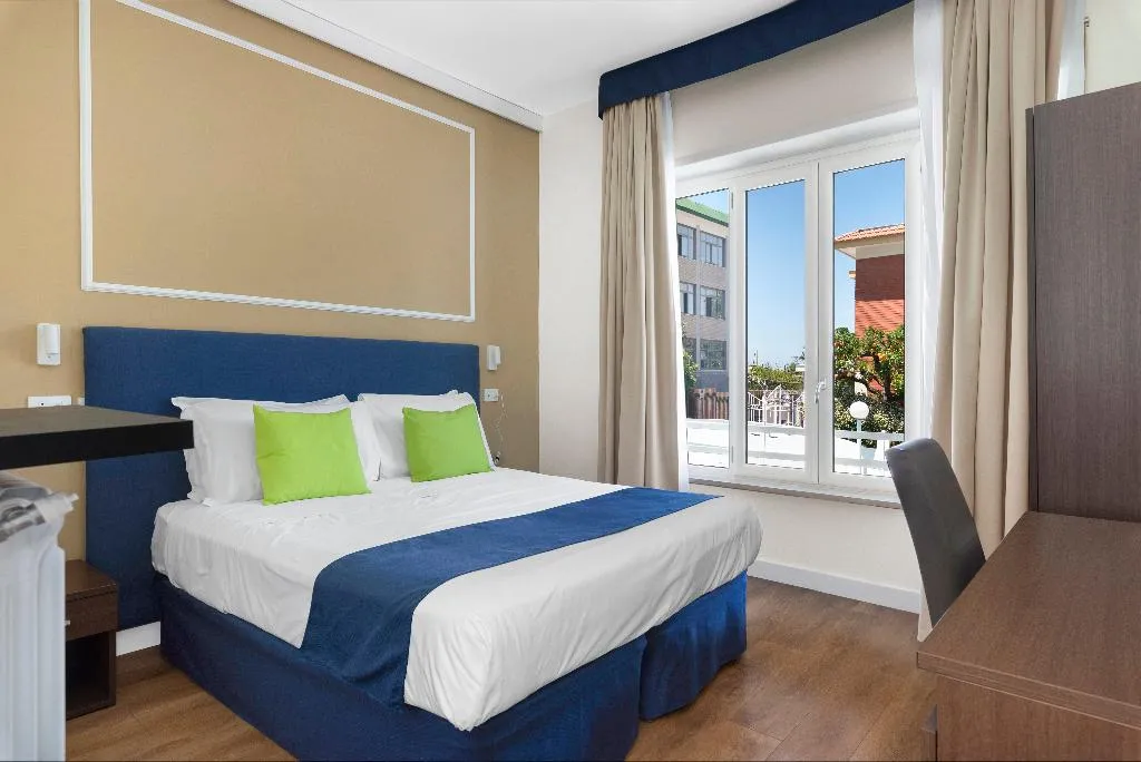 Double or Twin STANDARD Room, Hotel La Pergola, Naples