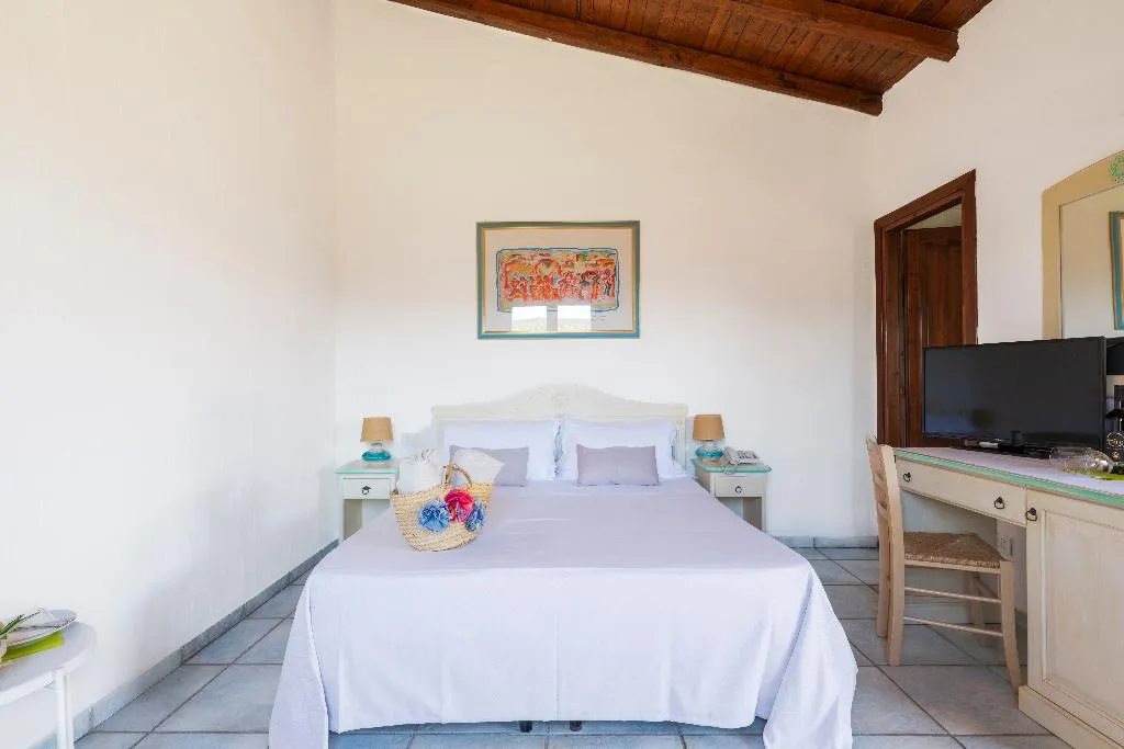 Room, Li Suari Club Village, Olbia