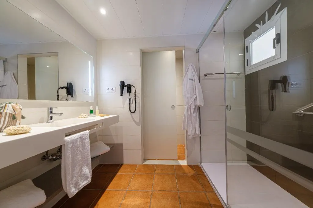 TRIPLE CLUB Room, Oassium Hotel at Estival Park, Costa Brava