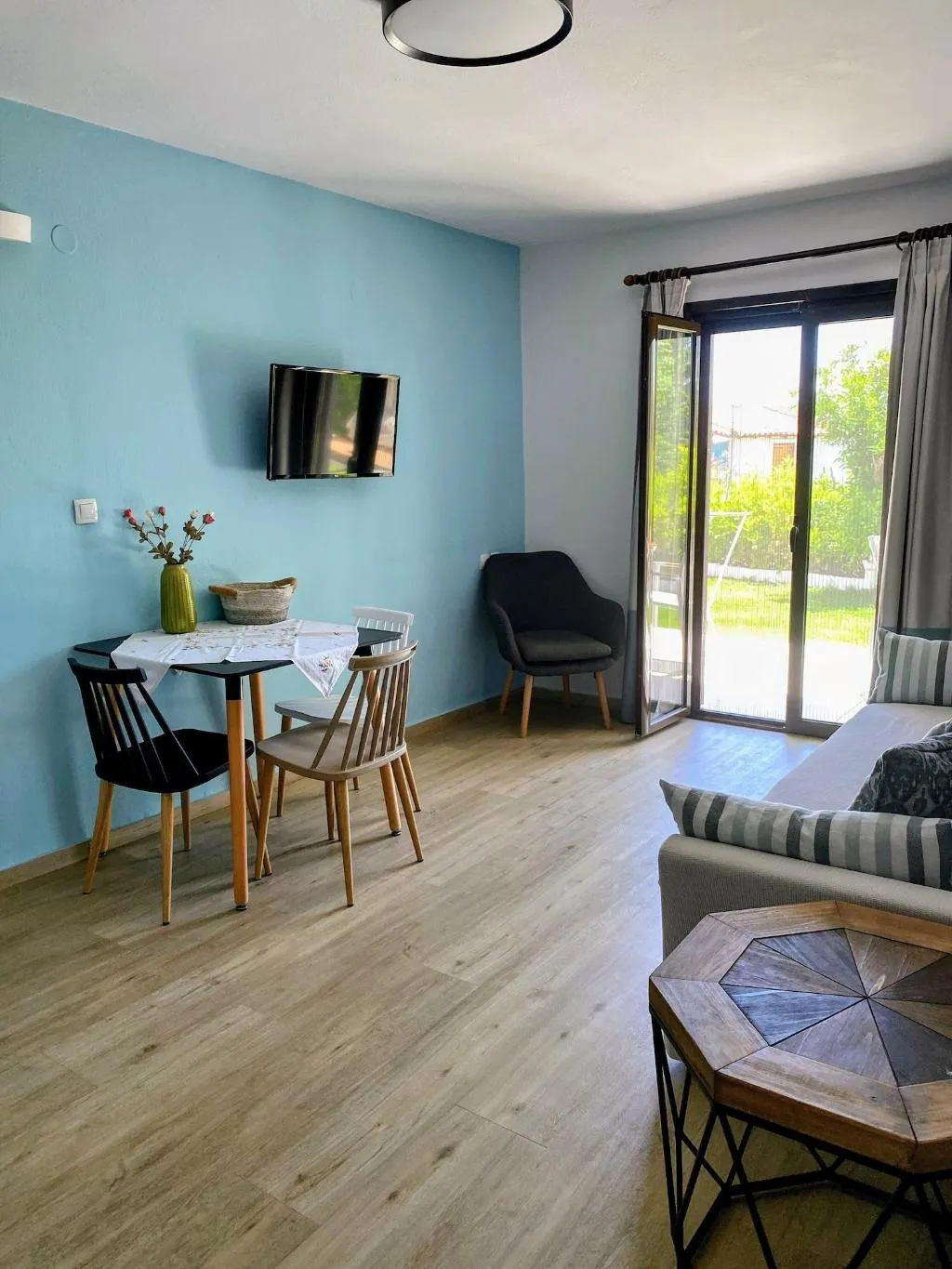 Room, Villa Karina - Near Achladies Beach, Skiathos