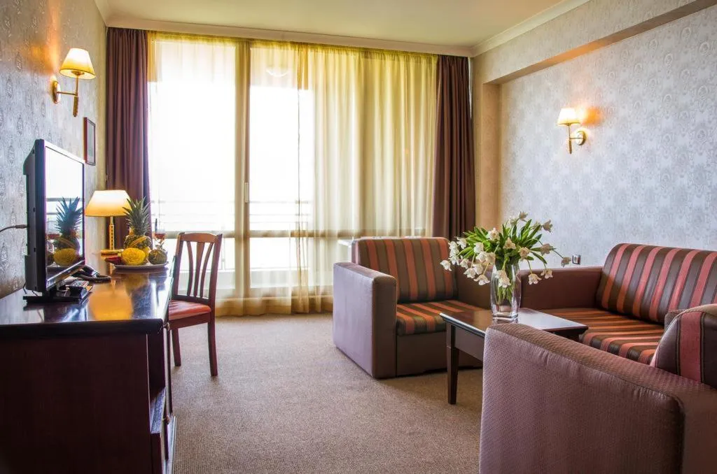 Room, Gladiola Star, Varna