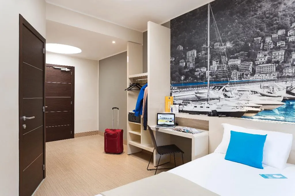 TRIPLE STANDARD Room, B&B HOTEL Como Camerlata, Milan
