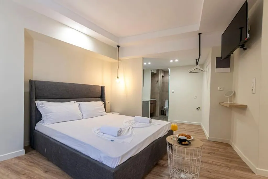 QUADRUPLE SUPERIOR WITH BALCONY Room, Athens Smart Apartments, Athens