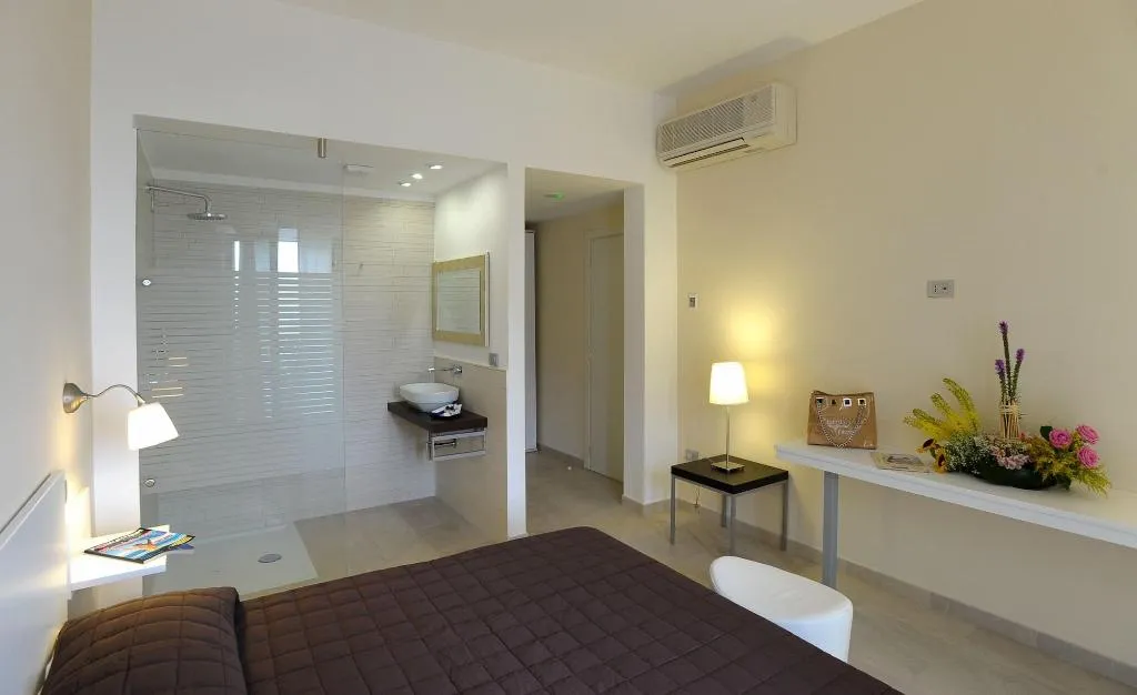 Room, Residence La Dolce Vita, Naples