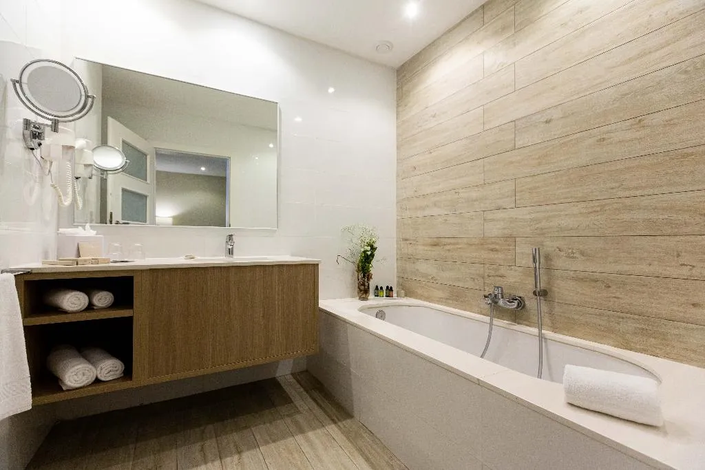 JUNIOR SUITE STANDARD Room, Salini Resort, Malta