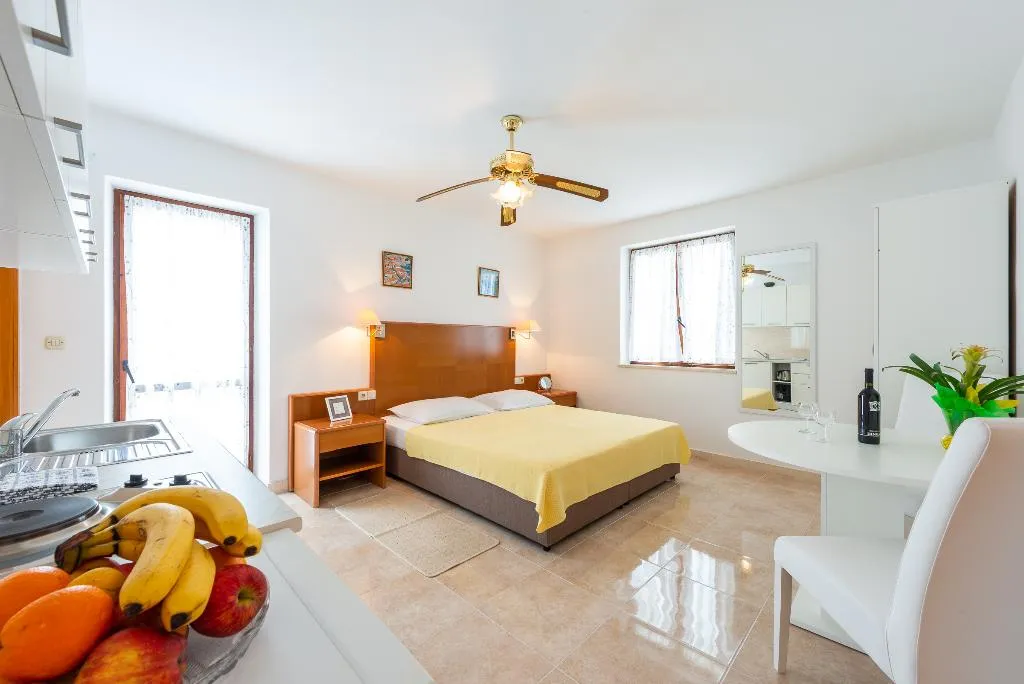 STUDIO SIDE SEA VIEW WITH BALCONY Room, Apartments Matusko, Dubrovnik