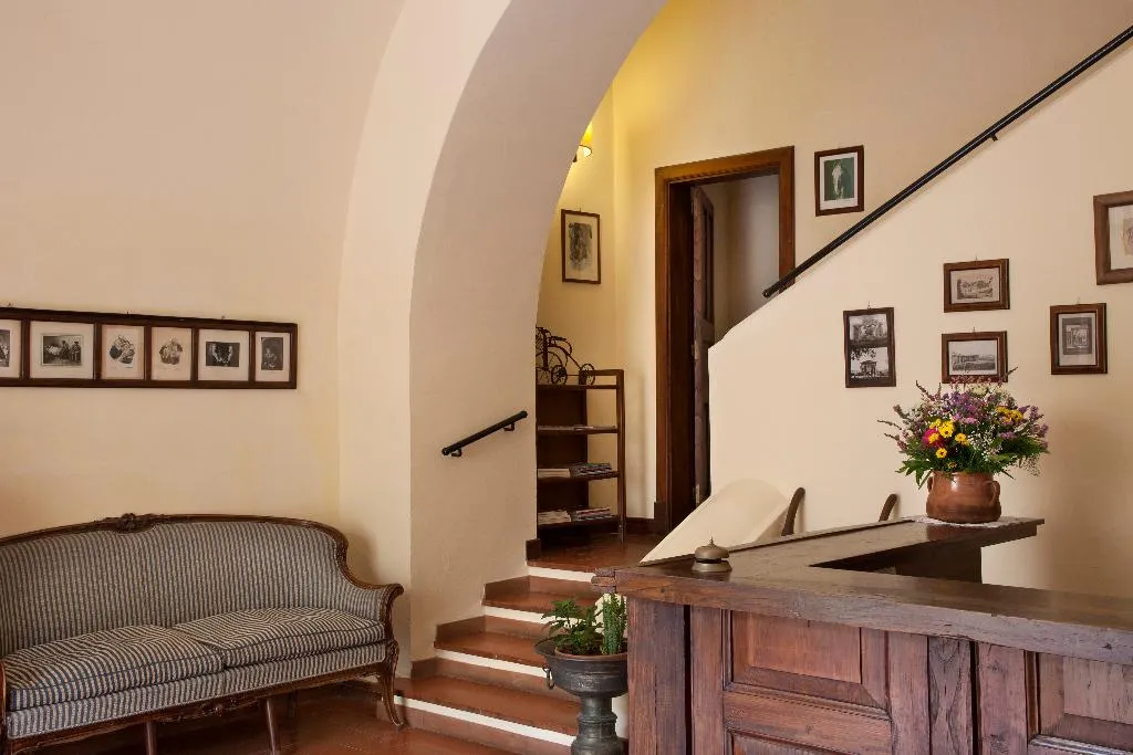 Lobby, Il Granaio dei Casabella, Naples