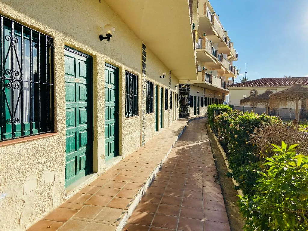 TWIN POOL VIEW Room, Hotel Los Jazmines, Costa Del Sol