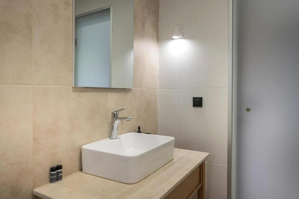 Room, Petritos Rooms And Studios, Crete