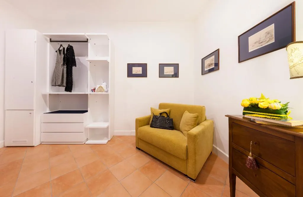 DOUBLE CAPACITY 3 Room, Eleonora's Suites Naples, Naples